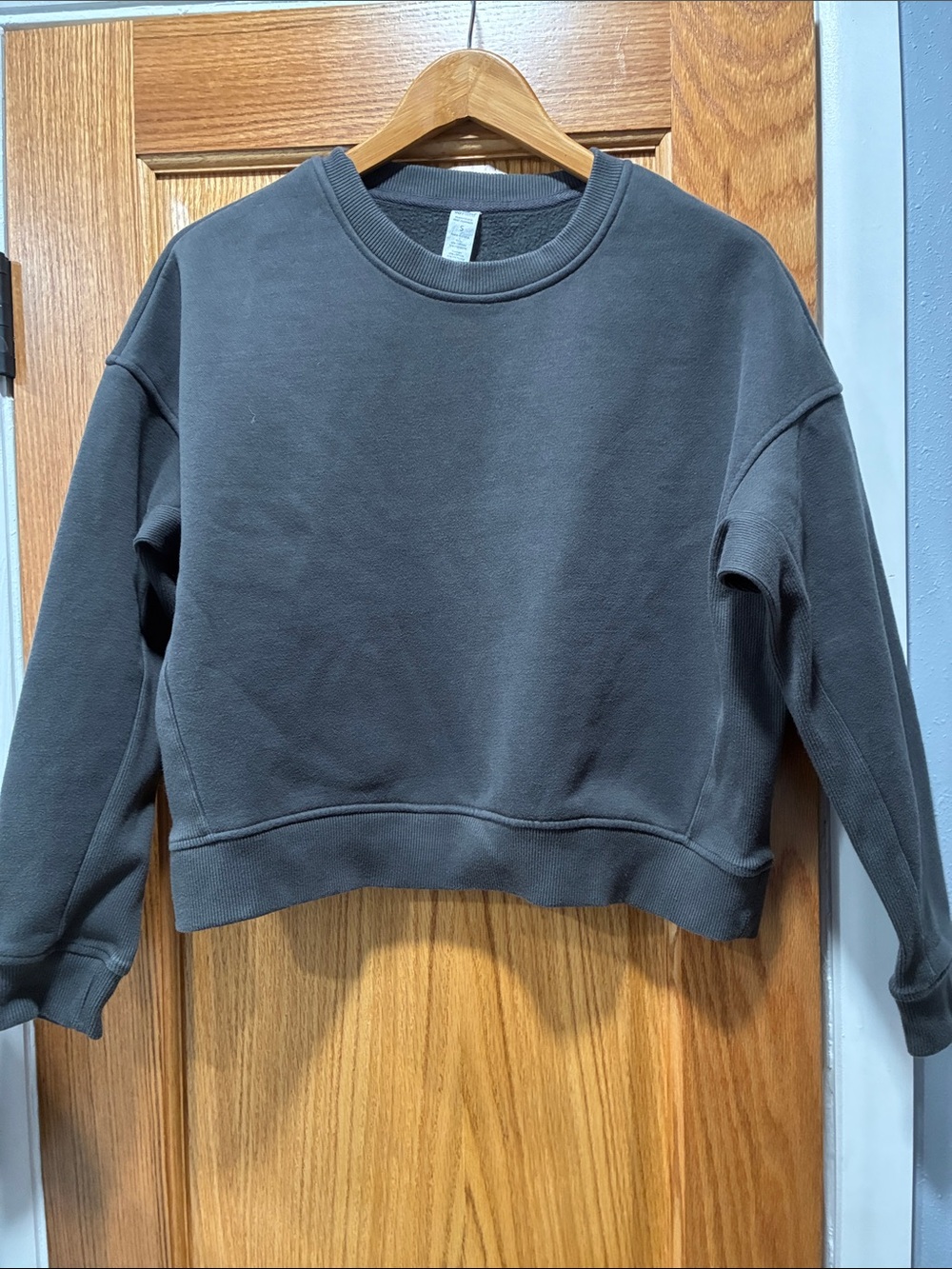 Reflex 90 Degree Cropped Crewneck Sweatshirt - Charcoal Gray